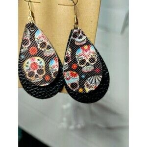 Women's Earrings Raindrop Black faux Leather with‎ Sugar Skulls all over Print